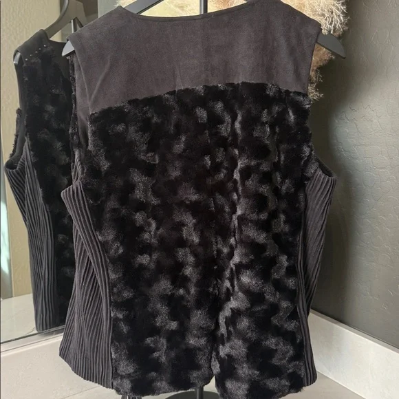 NWT REBA DESERT ROSE FAUX FUR FRINGE VEST XL SOFT COZY WARM - Picture 4 of 8